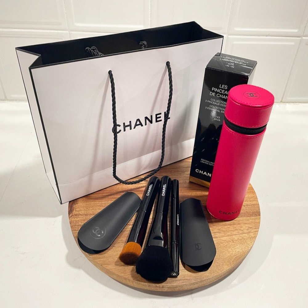 Chanel Les Pinceaux De Chanel Collection of 3 Essential Brushes - Diva